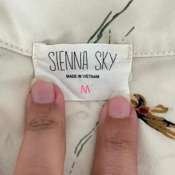 Sienna Sky Women Floral Blouse Short Ballon Sleeve Size‎ M - Picture 7 of 7